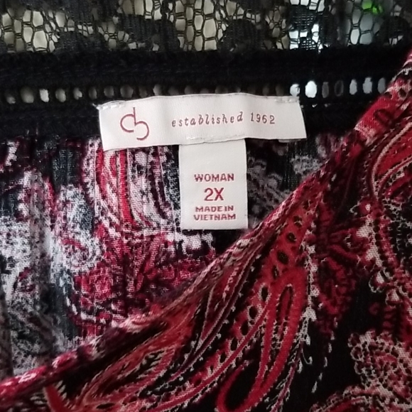 Paisley blouse with lace upper back - Picture 2 of 4